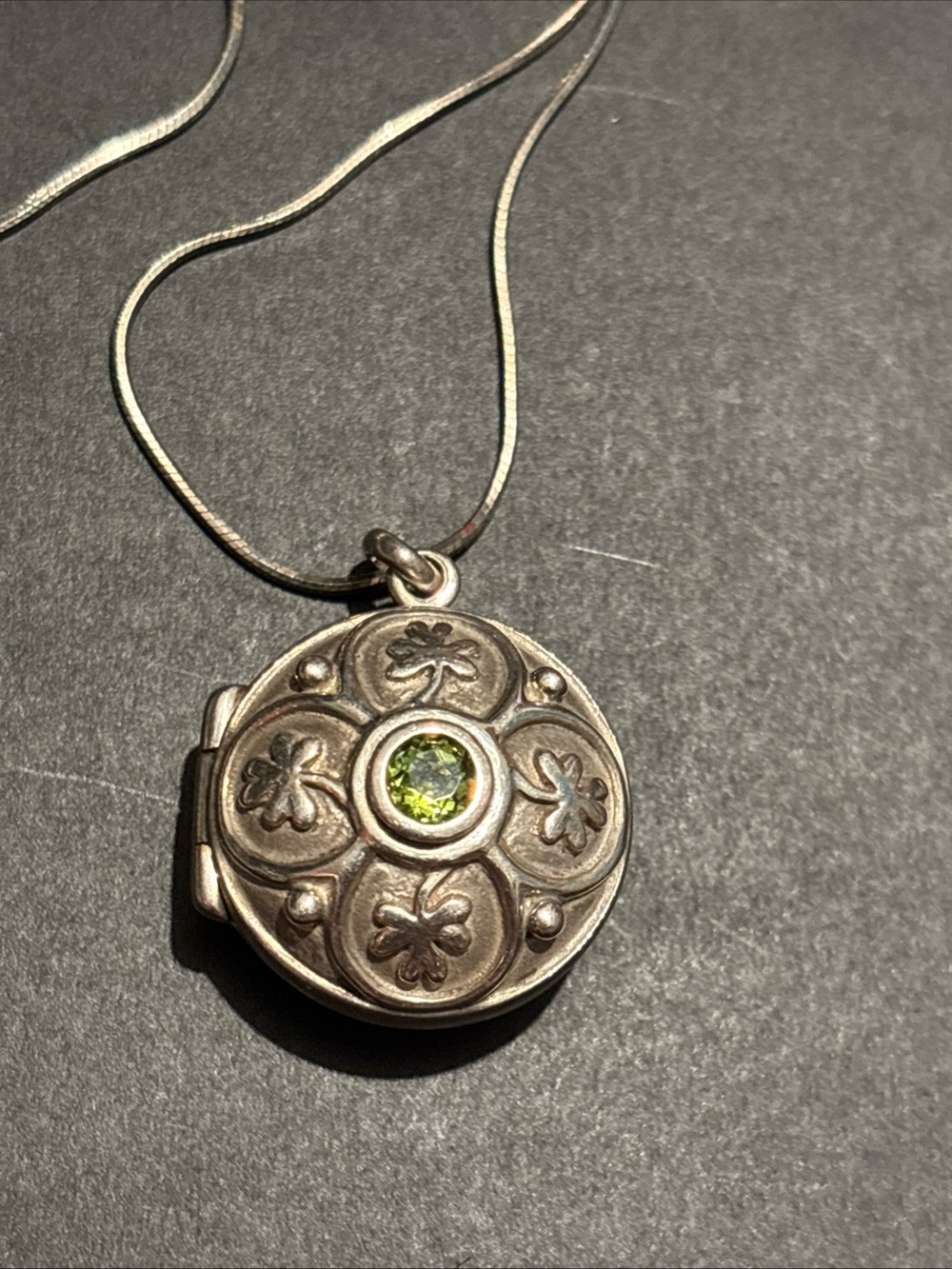 Unique Vintage Silver925 Clover Locket Necklace with Green Stone - Picture 3 of 8